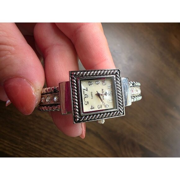Women's Bella & Rose Quartz Bracelet Watch (need a replacement battery) - Picture 16 of 16